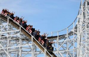 ELITCH, Lakeside Roller Coasters en diferentes caminos