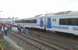 200 Personal Conjunto Manejo exitoso del camino de la caída del tren Argo Bromo