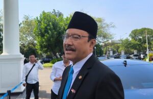 Gus Ipul asegura la adquisición de las computadoras portátiles de la escuela de las personas transparentes, sin Congkalikong