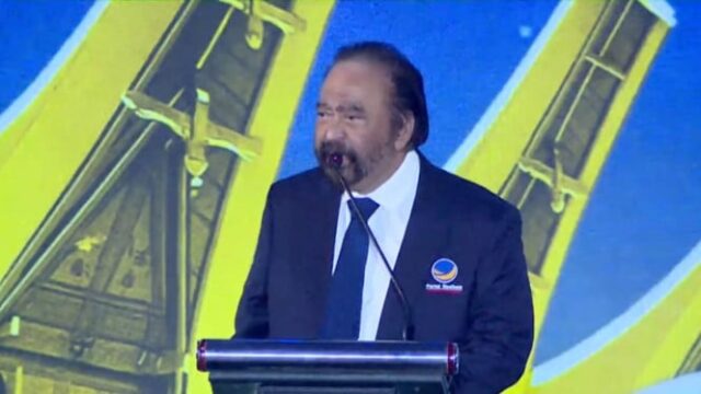 6895ba81cf908-ketua-umum-partai-nasdem-surya-paloh-dalam-acara-rakernas-partai-di-makassar_665_374.jpg