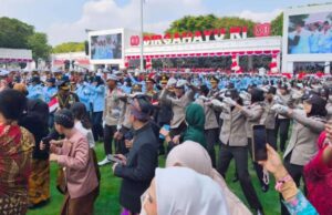 El momento de Prabowo bailó mientras ejecutaba las canciones de Rath y Tabola Bale en The Palace