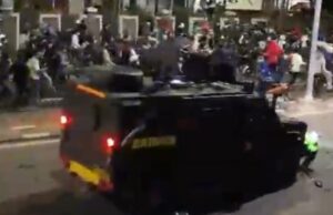 Se dice que 10 policías se lesionan después de la manifestación del caos del DPR, 1 crítico