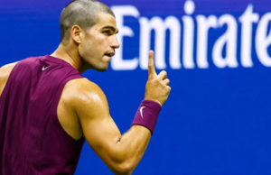 Carlos Alcaraz se vuelve la cabeza con un peinado nuevo y vanguardista en US Open
