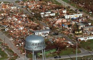 24 de agosto, el huracán Andrew ataca a Florida