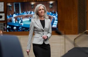 La directora de los CDC, Susan Monarez, sale después de menos de un mes en el trabajo, dicen los funcionarios federales