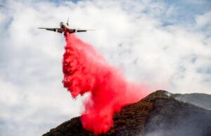 Gifford Fire amenaza a más de 800 estructuras, hojas 3 heridas en California