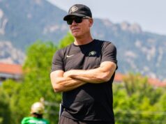 Deion Sanders de Colorado Buffaloes cambia a los que llaman jugadas en la ofensiva