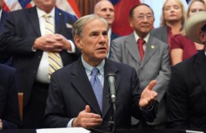El gobernador de Texas firma nuevos mapas de votación presionado por Trump para obtener cinco escaños