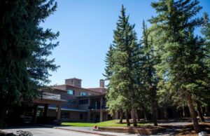 Cientos pueden haber estado expuestos a la rabia en cabañas infestadas de bate en el Parque Nacional Grand Teton