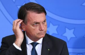 El supremo de Brasil ordena el arresto domiciliario de Jair Bolsonaro y la retirada de su móvil, tableta y computadora