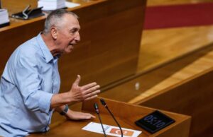 El catalán valenciano Joan Baldoví corrige su plan de estudios a toda prisa después de ser atrapado en Fraganti