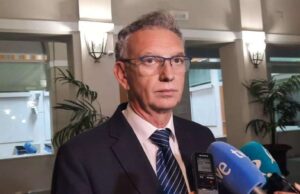 Quintana, delegado del gobierno en Extremadura, se ha presentado como diploma durante dos décadas sin haber terminado sus estudios universitarios