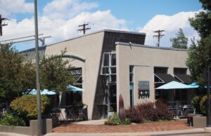 Cucina Color Corner en Cherry Creek se vende por $ 10 millones