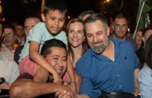 Vox dispara entre trabajadores, desempleados y jóvenes: la ola de ‘desesperado’ sacude a la junta política española