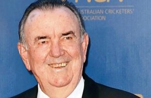 El ex jugador de cricket australiano Bob Simpson pasa a la edad de 89 años