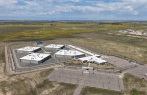 ICE planea abrir más centros de detención rurales de Colorado, dice el informe