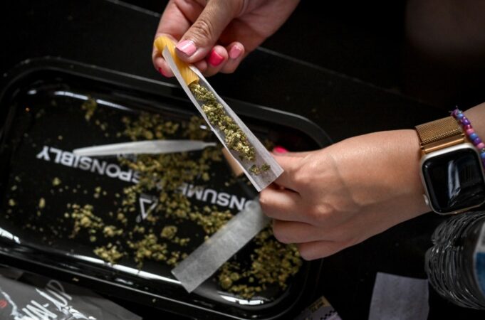 Denver multa al negocio de cannabis Tetra Lounge con $10,000 por actividad ilegal