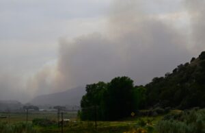 Aviso de humo, tormentas eléctricas, advertencia de bandera roja