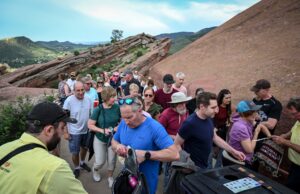 Consejos profesionales de Red Rocks para estacionamiento, clima, saliendo temprano