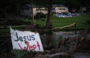 Algunos miembros del personal de FEMA llaman a Trump recortes en una carta de disidencia pública
