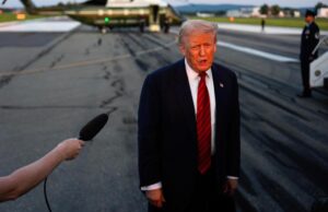 Al rechazar el informe de empleos, Trump sigue el libro de jugadas de desacreditar datos desfavorables