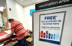 CVS, Walgreens requieren recetas para vacunas covid en Colorado