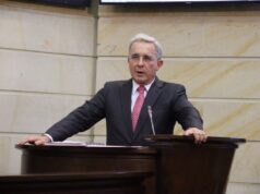 El tribunal colombiano liberó al ex presidente Álvaro Uribe