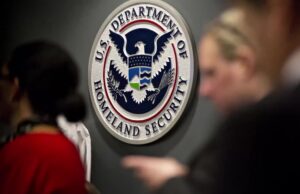DHS reabre casos de inmigración cerrados a largo plazo en esfuerzos para cumplir con las cuotas de deportación: “Han pasado 10 años”