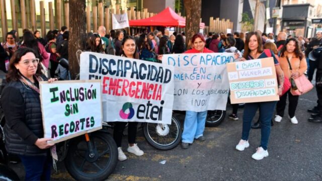 diversas-agrupaciones-se-movilizaran-manana-contra-del-veto-a-la-ley-de-emergencia-en-discapacidad-2074223.jpg