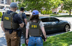 Según los informes, el FBI le pide a la policía local que agregue nombres de cartel y pandillas a la lista de terroristas a pesar de las críticas: ‘banderas rojas principales’