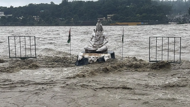 ganga-shivaidol-heavyrain-main-1754477915910_d.png