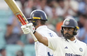 Ryan Ten Doeschate ove Karun Nair; lo respalda para obtener un gran puntaje en el día 2
