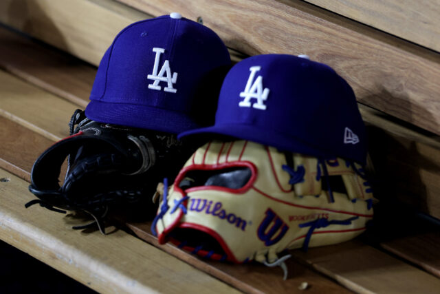 los-angeles-dodgers-hat-logo.jpg