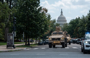 Más de 4 de cada 10 arrestos en DC bajo adquisición federal son inmigrantes indocumentados, dice la Casa Blanca