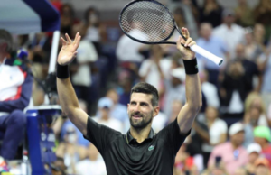 Djokovic al inicio ganador, créditos ‘Electric` US Open Mrowd Atmósfera