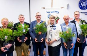 "Ella sigue inspiradora": Mujer de Wheatbelt honrada con la variedad de Grevillea