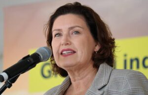 Los ministros abren oficialmente las subvenciones para los cambios de la cadena de suministro de ovejas. | Granja semanalmente