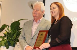 El veterano miembro de LRTawa, David Fyfe, premio al premio de membresía Lifetime