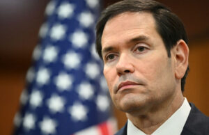 Los argumentos contradictorios de Rubio sobre la ciudadanía de derecho de nacimiento resurgen a medida que la Corte Suprema pesa la orden de Trump que busca restringirlo