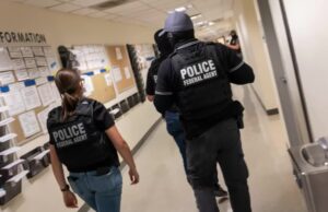 Los arrestos en hielo de personas sin cargos penales aumentaron en Florida, los datos muestran