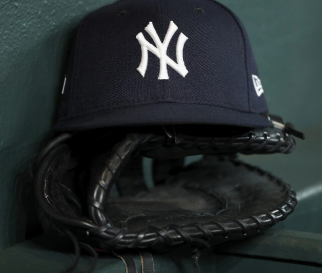 yankees-hat-glove.jpg