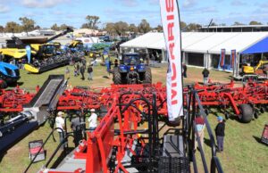 El equipo de McIntosh estaba en toda su fuerza con grandes exhibiciones en los días de campo anuales