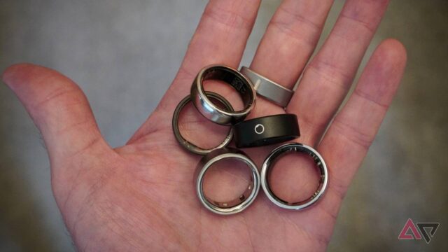 1757688061_smart-rings-in-hand.JPG