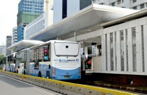 Todas las rutas de Transjakarta han estado operando normalmente después de la demostración durante días
