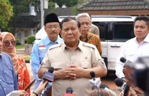 Revise las escuelas de personas en el sur de Yakarta, Prabowo: Alhamdulillah, los niños pueden ir a la escuela