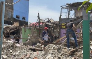 El testimonio de los residentes de Pamulang cuando la explosión aplastó la casa, inicialmente confundida con sonidos de animales en el techo