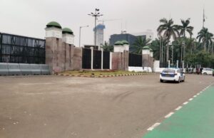 Antes de la acción de Ojol, la atmósfera en el edificio del Parlamento Indonesio sigue siendo tranquilo