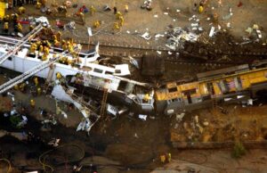 12 de septiembre, el accidente del tren de cercanías de Los Ángeles mata a 25 personas