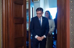 Los republicanos rechazan las demandas demócratas de atención médica para evitar el cierre
