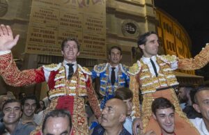 Gran trabajo en Murcia de Borja Jiménez: Sobre los hombros con Manzanares y Juan Ortega